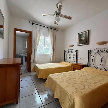 Cd-2392 Three Bed Two Bathroom With Pool Viñuela