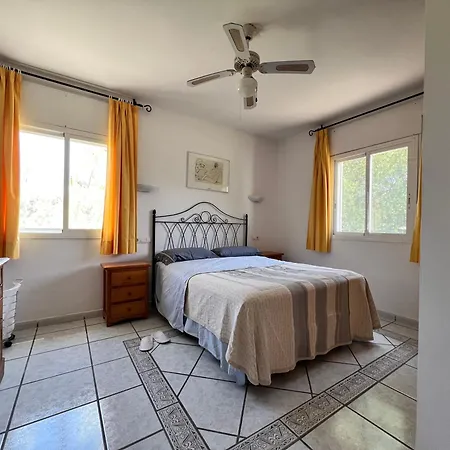 빌라 Cd-2392 Three Bed Two Bathroom With Pool 비뉴엘라