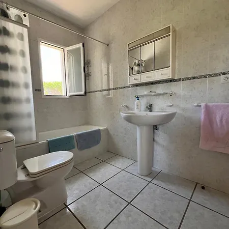 빌라 Cd-2392 Three Bed Two Bathroom With Pool *