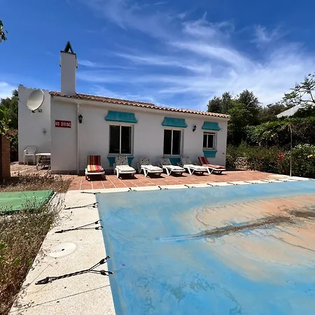 Cd-2392 Three Bed Two Bathroom With Pool Willa