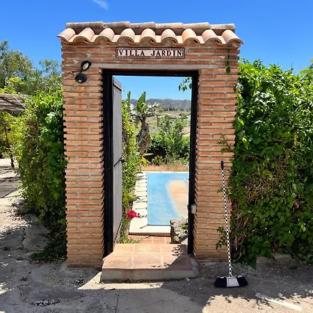 Cd-2392 Three Bed Two Bathroom With Pool Willa *
